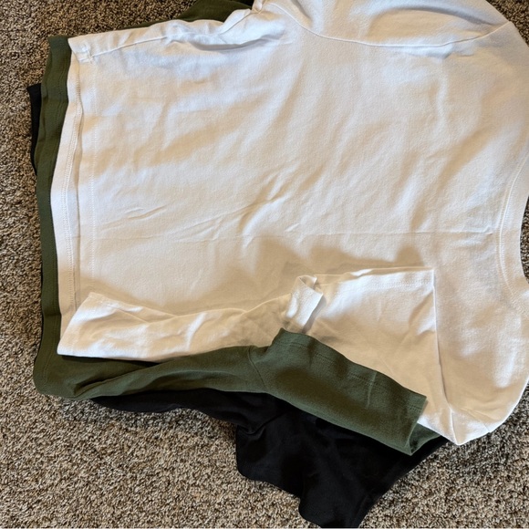 EUC LOT OF 3 JUNIORS XL CROP TOP BLACK WHITE GREEN NO BOUNDRIES - Picture 5 of 5